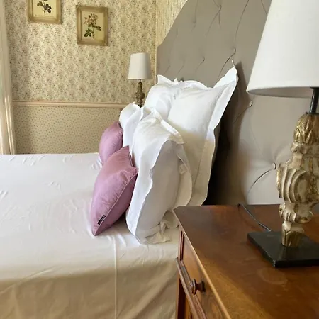 Bed & Breakfast Chateau Du Payre *