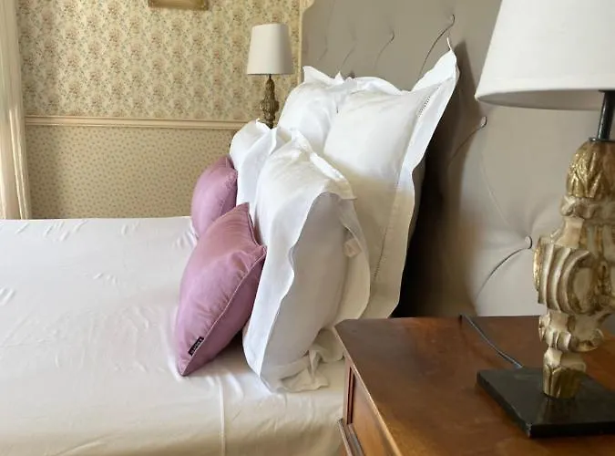 Frühstückspension Chateau Du Payre 3*